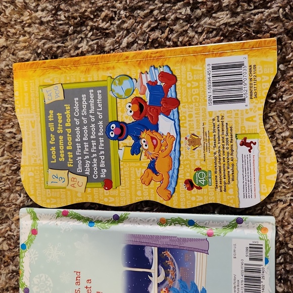 $2 in Bundle- Sesame Street Christmas Book - Picture 5 of 5